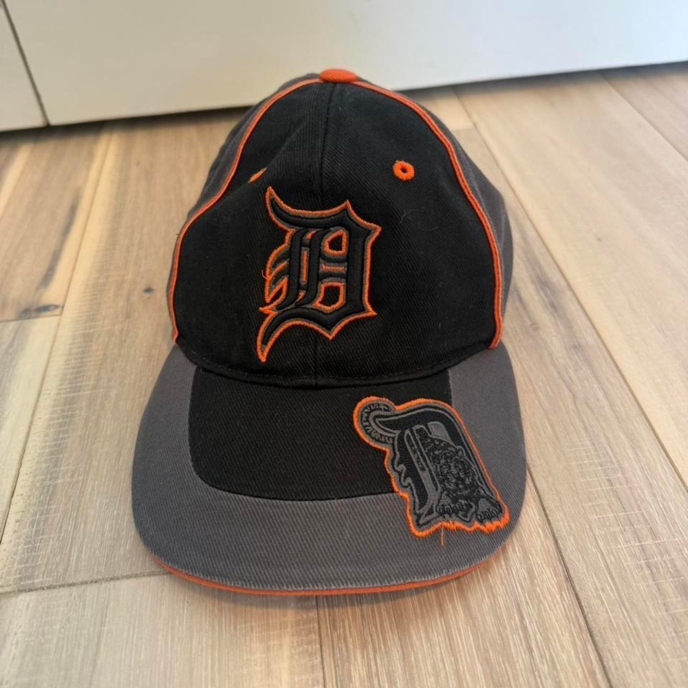 2000s Fan Favorite Detroit Tigers black & orange baseball cap #MLB #baseball